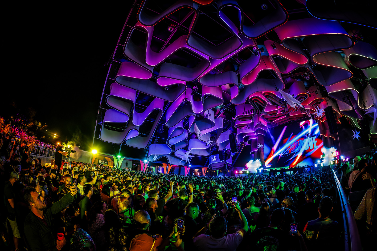 Saudade② REWIND × 02 DESIGN LABORATORY Rewind 5.0 onde o Laroc volta no tempo e a gente vive tudo de novo